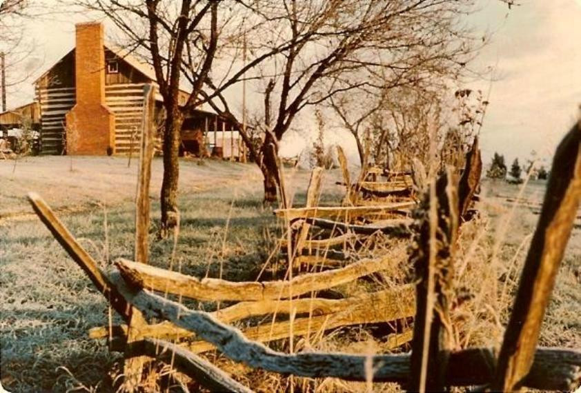 Washington旅游景点-Fort Charrette Historic Village