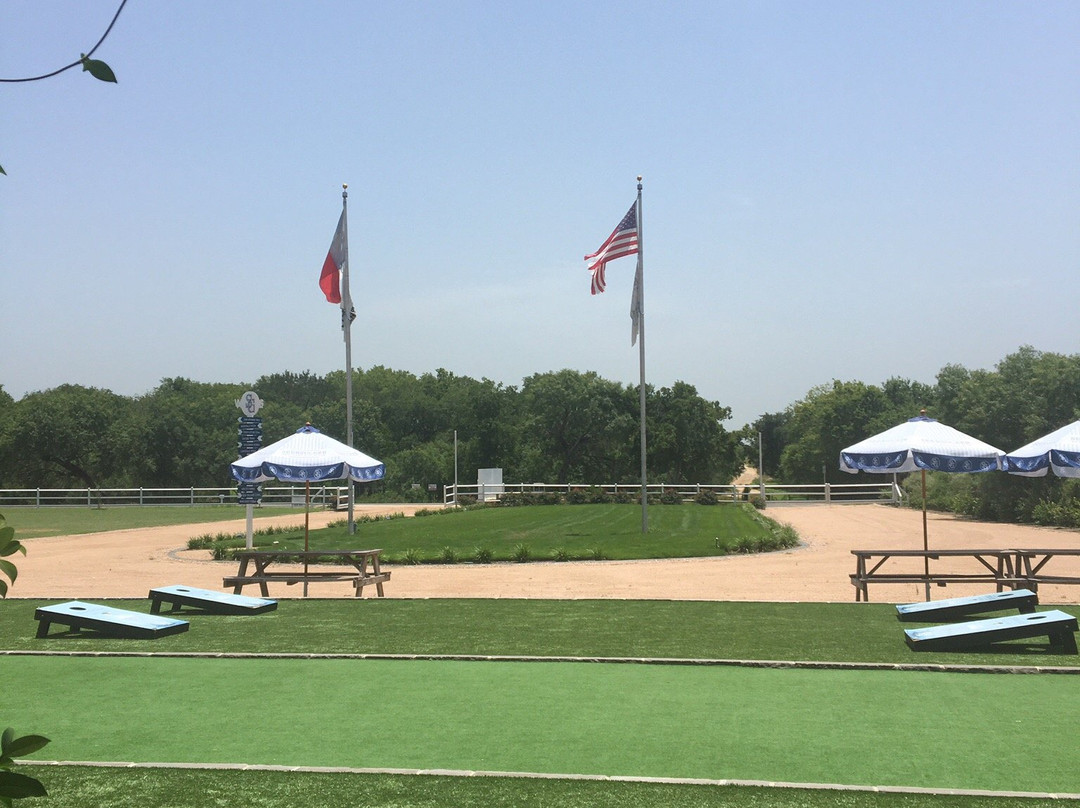 Adkins旅游景点-Seersucker Gin Distillery