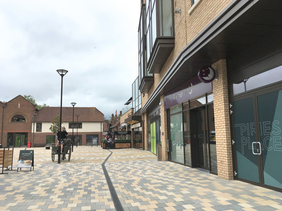 Premier Inn Horsham Town Centre主图