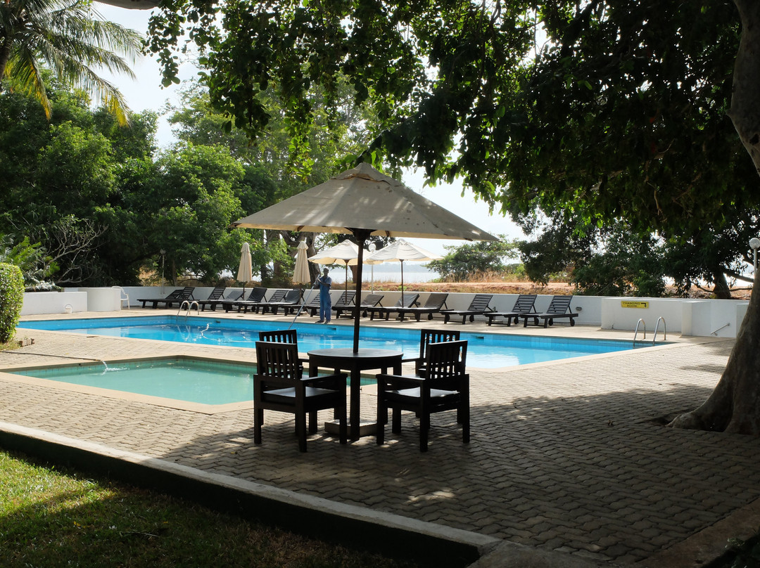 努瓦拉威娃湖边酒店主图