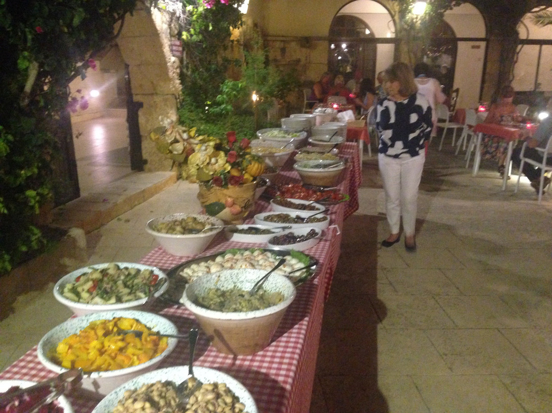 聚宝盆酒店主图