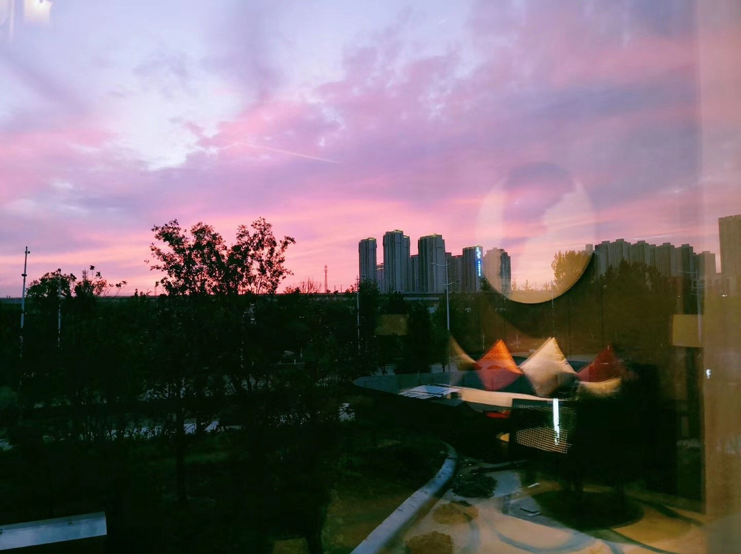 郑州滨河假日酒店主图