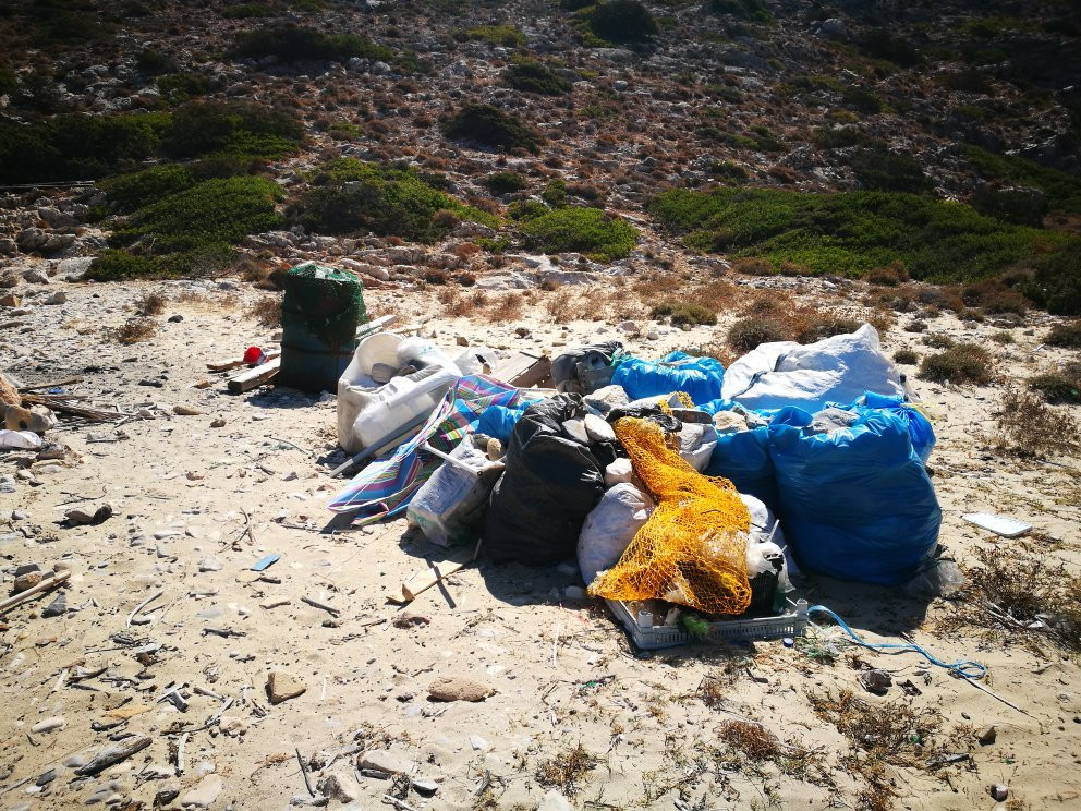 Vorini Spilia Beach-Agios Georgios必去景点