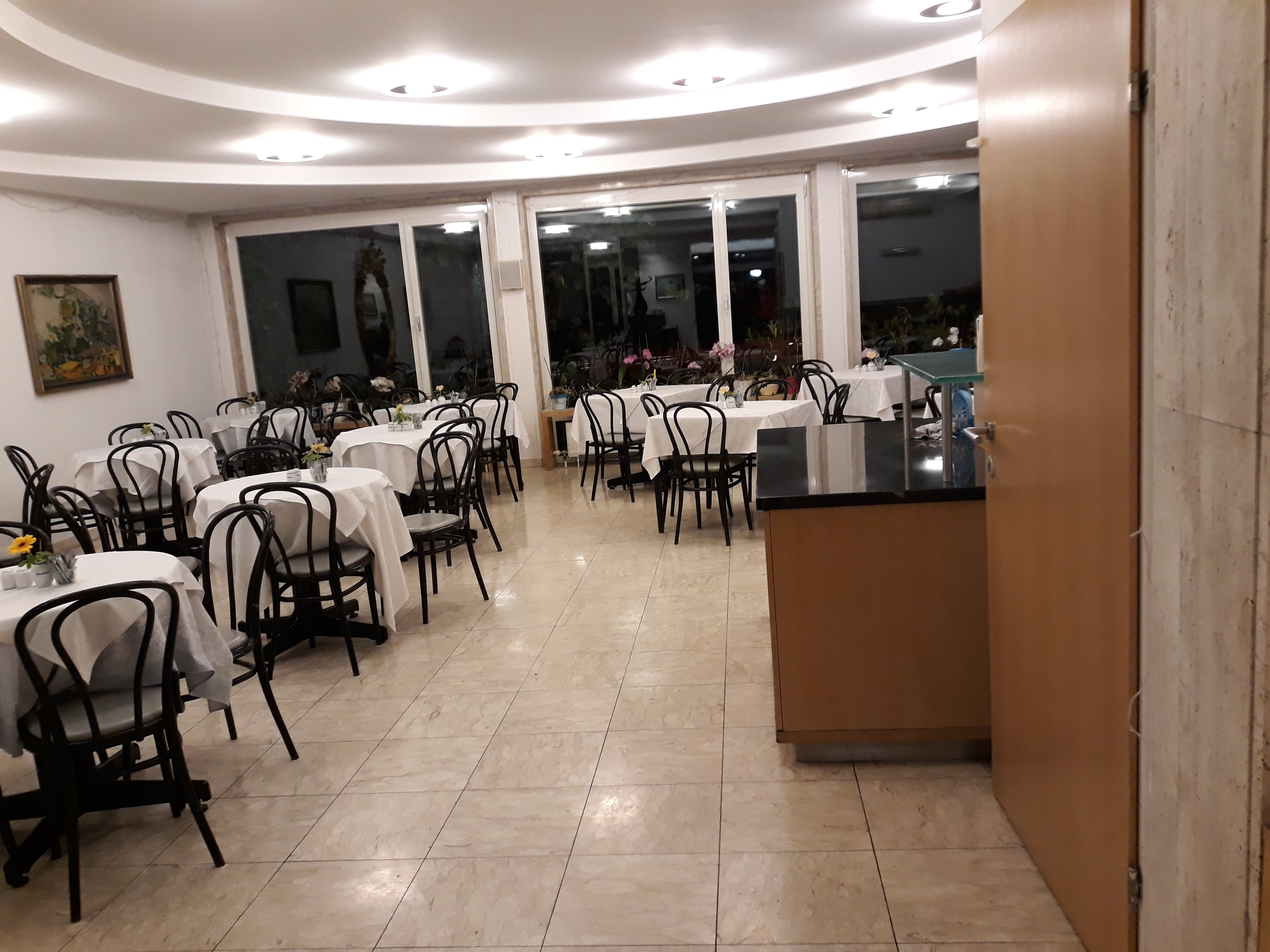 Dom Hotel-餐饮