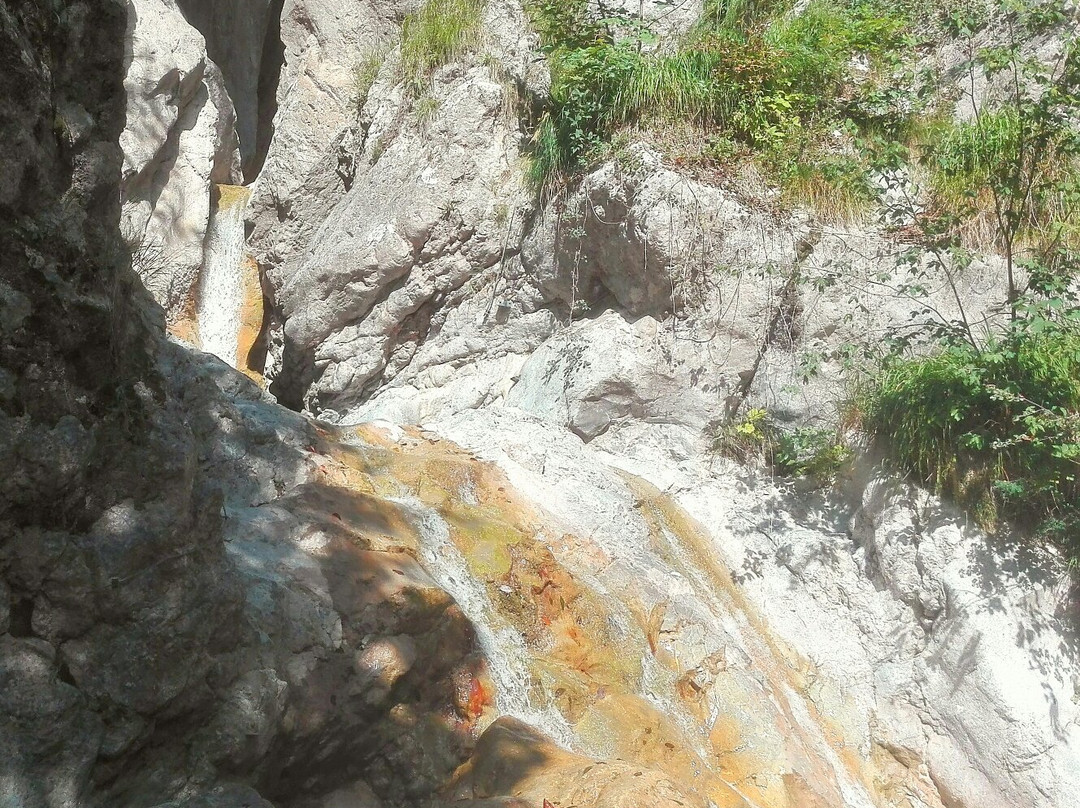 Cascata di Cladonde-Raveo必去景点