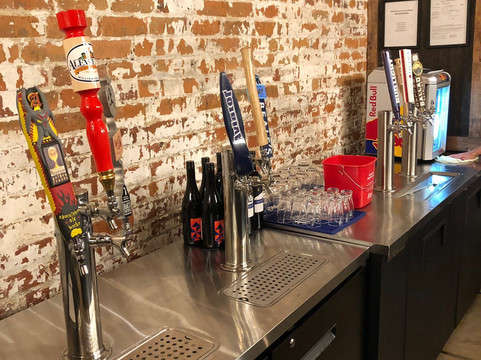 Grizzly's Hatchet House-Danville必去景点