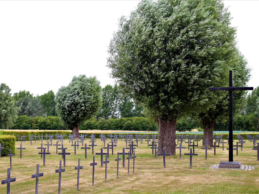 Laventie German cemetery景点图片