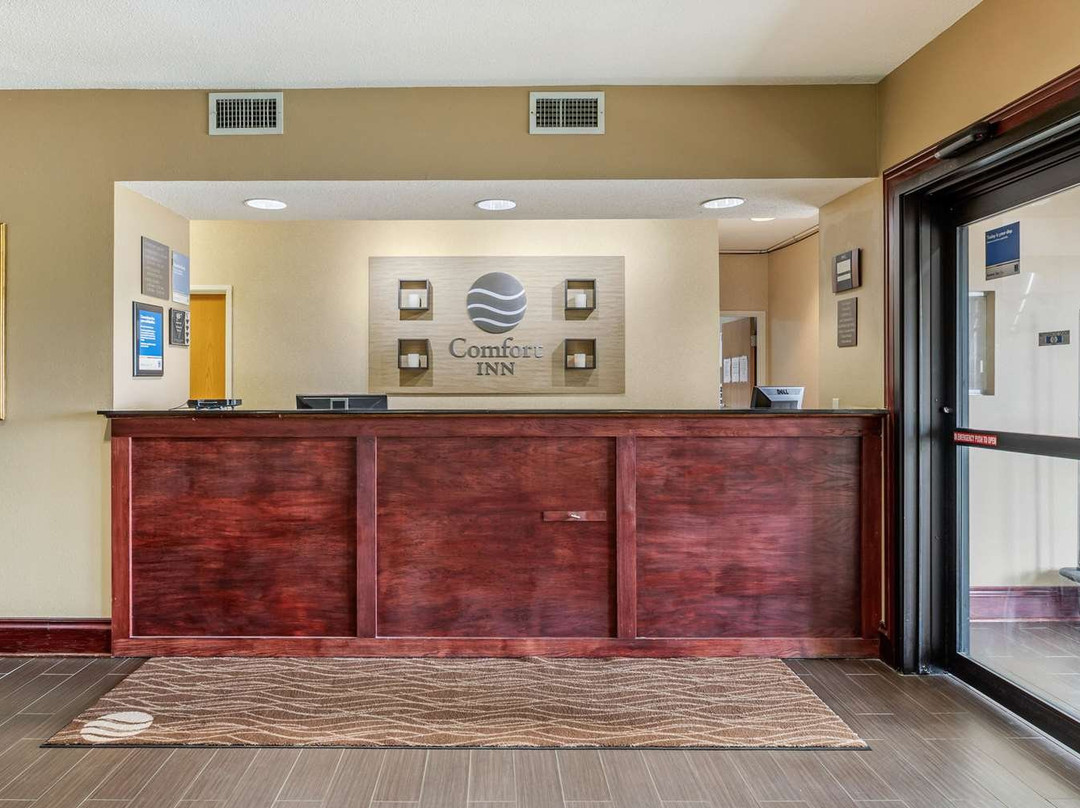 Comfort Inn Walcott near Davenport主图