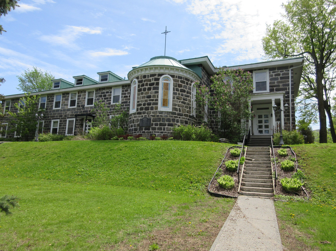 Saint-hilaire Church-Mont-Saint-Hilaire必去景点