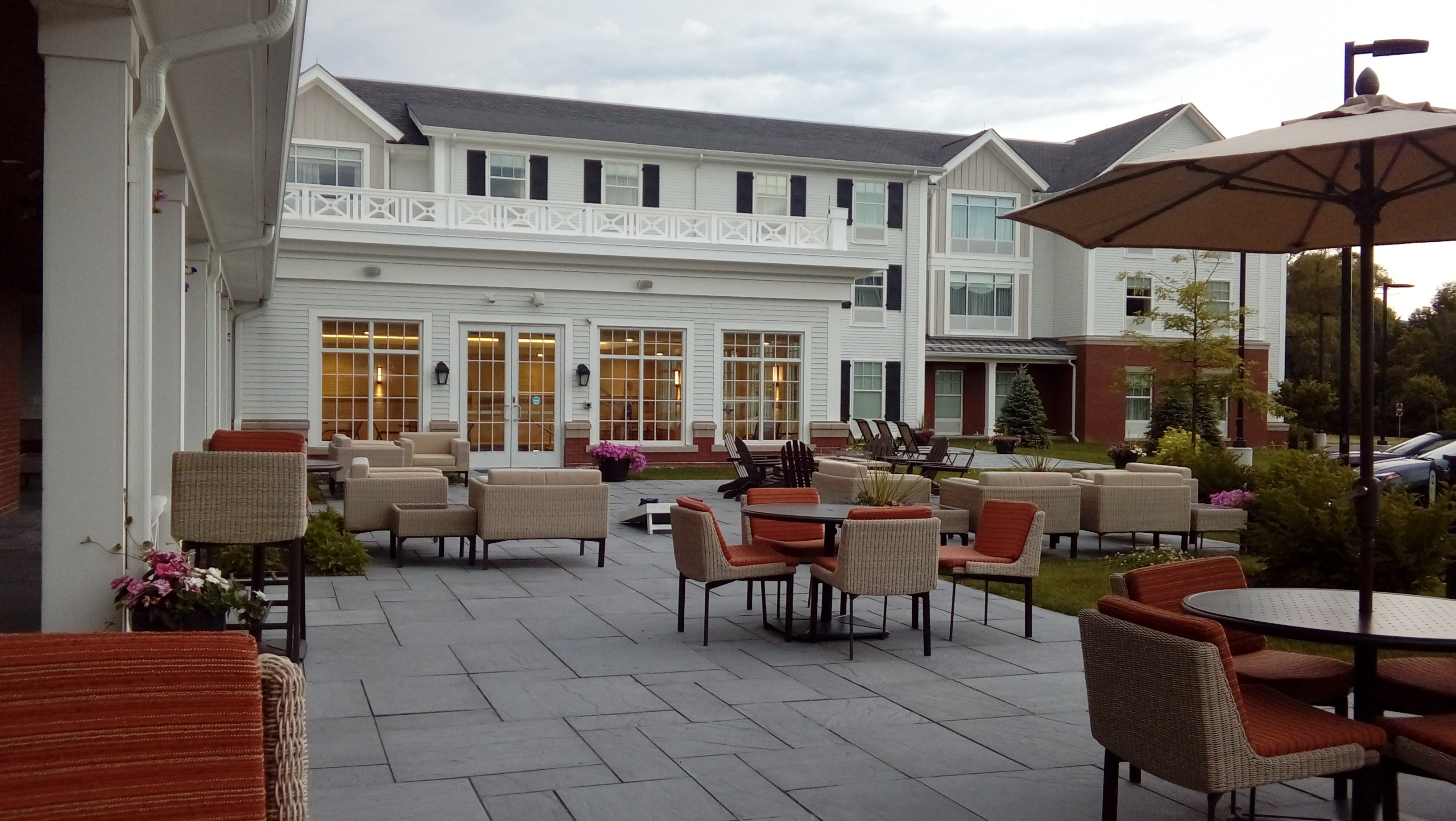 Hampton Inn & Suites Manchester-浴室
