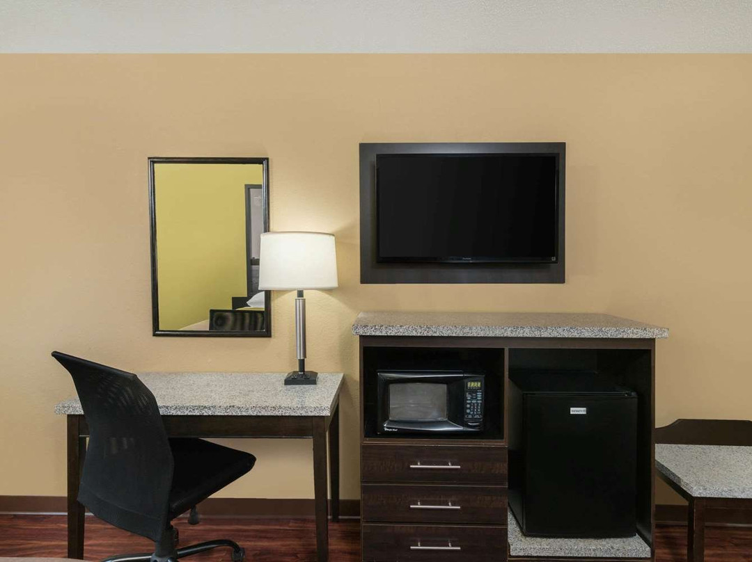 Super 8 by Wyndham Raleigh North East主图