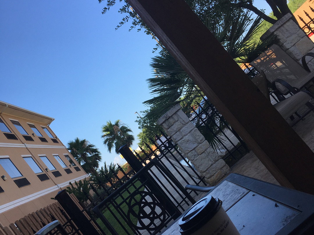 Best Western Plus Lytle Inn & Suites主图