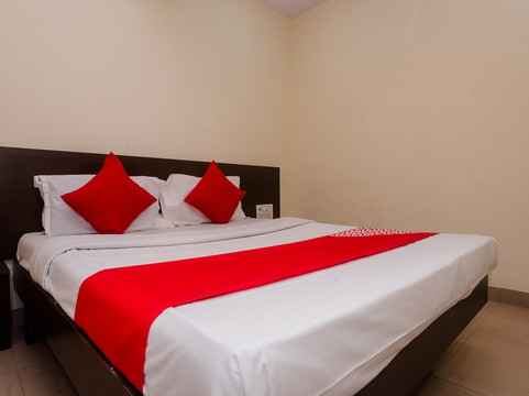 OYO 23285 The Diplomat Lodging主图