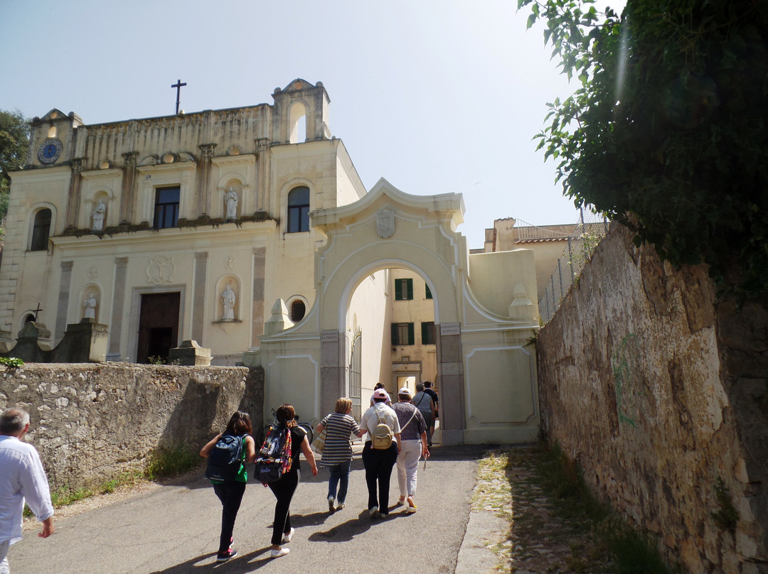 Santuario della Santissima Trinità - Della Montagna Spaccata景点图片