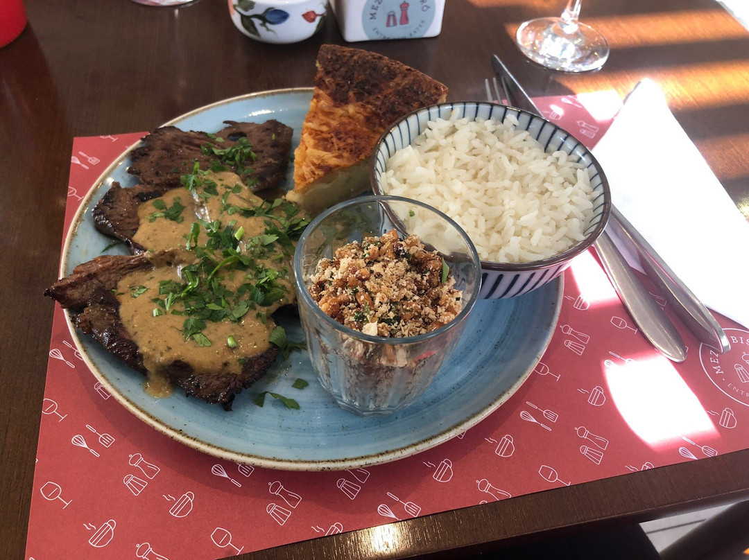 Mezza & Mezza Bistrô