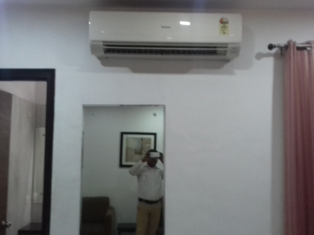 Hotel Sobti Plaza主图