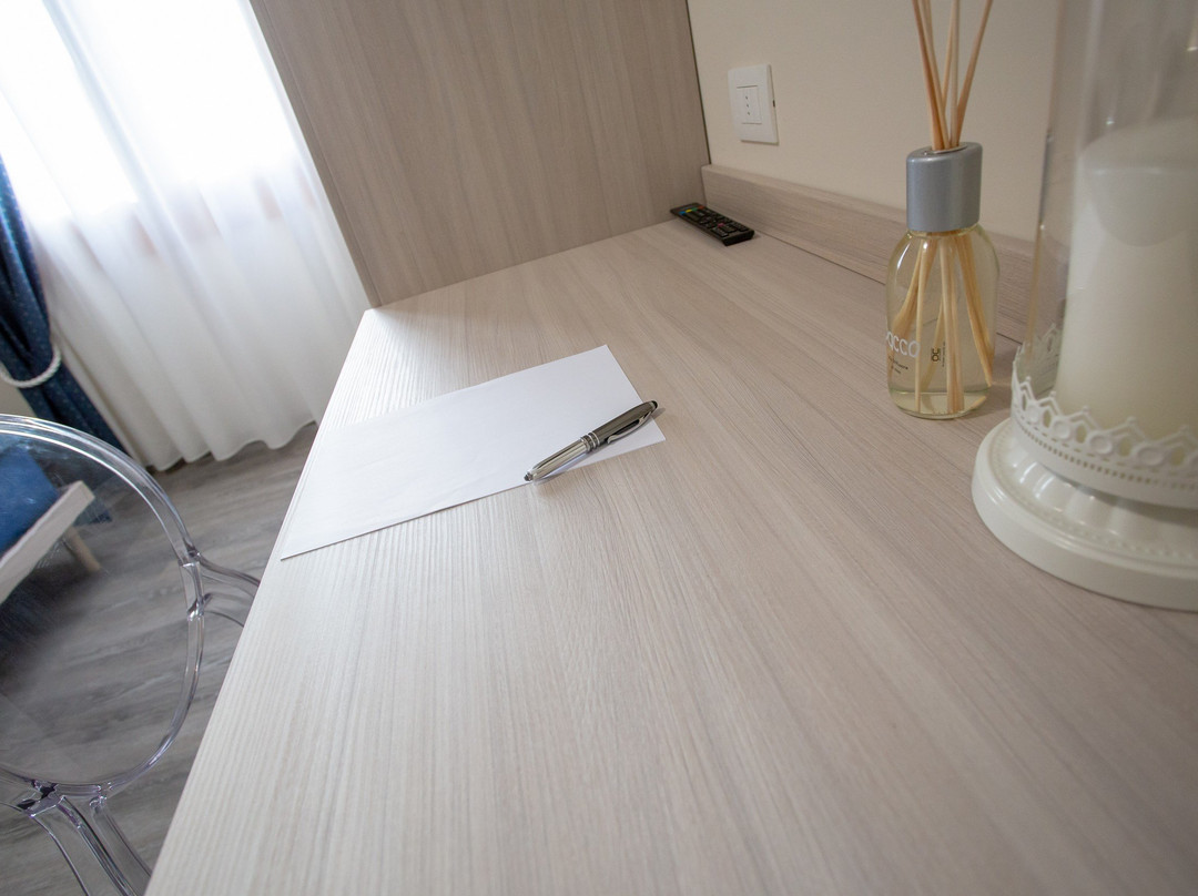 Home Hotel主图