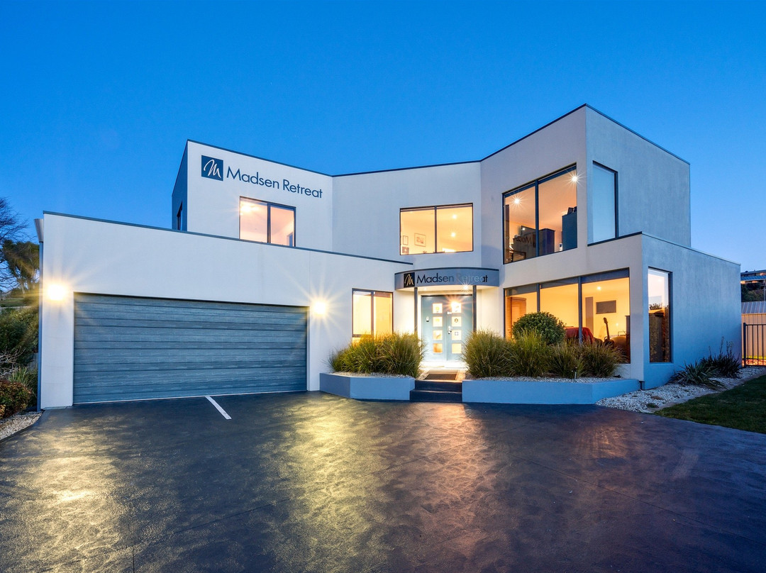 Madsen Retreat主图
