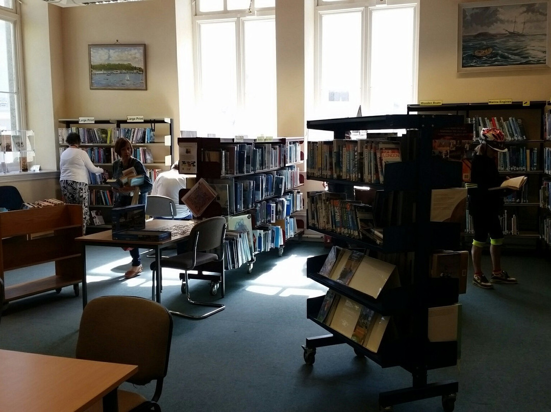 Falmouth Library-法尔茅斯必去景点