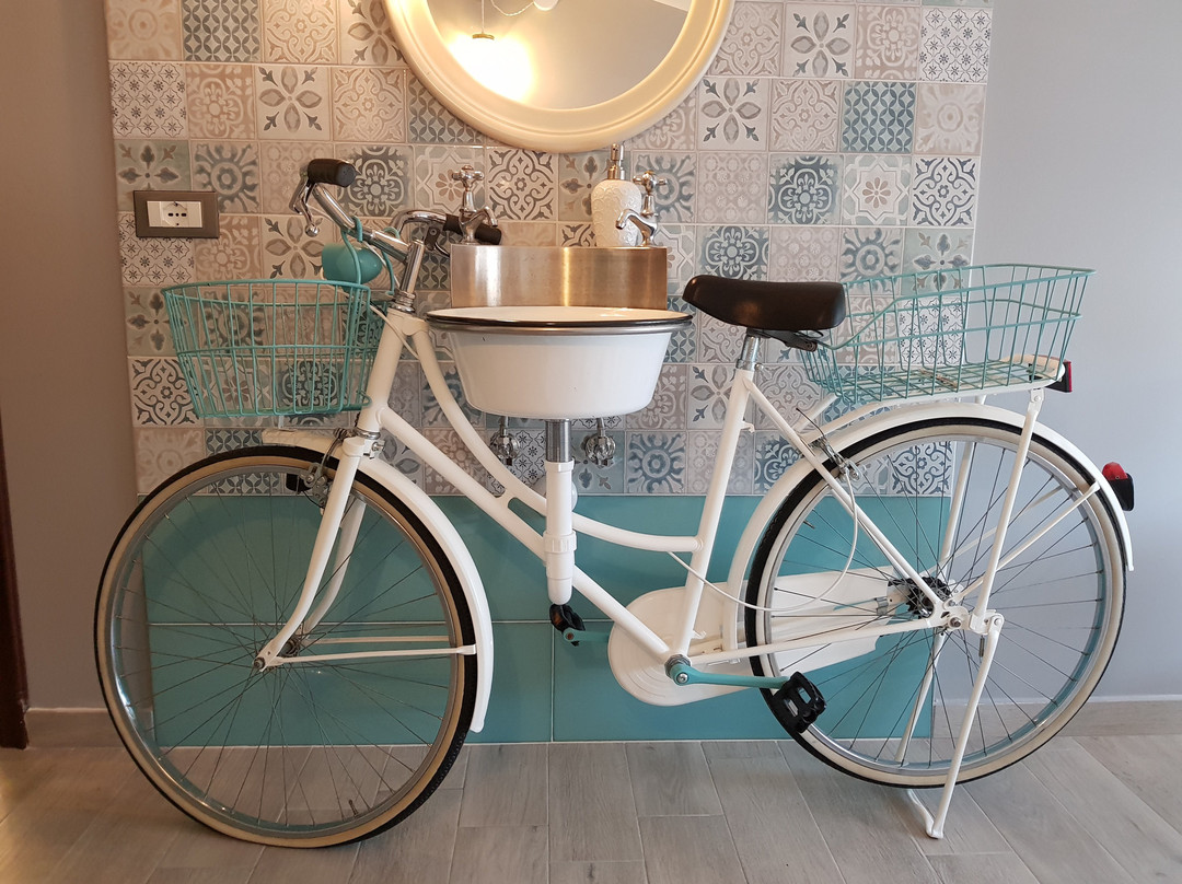 B&B Books & Bikes