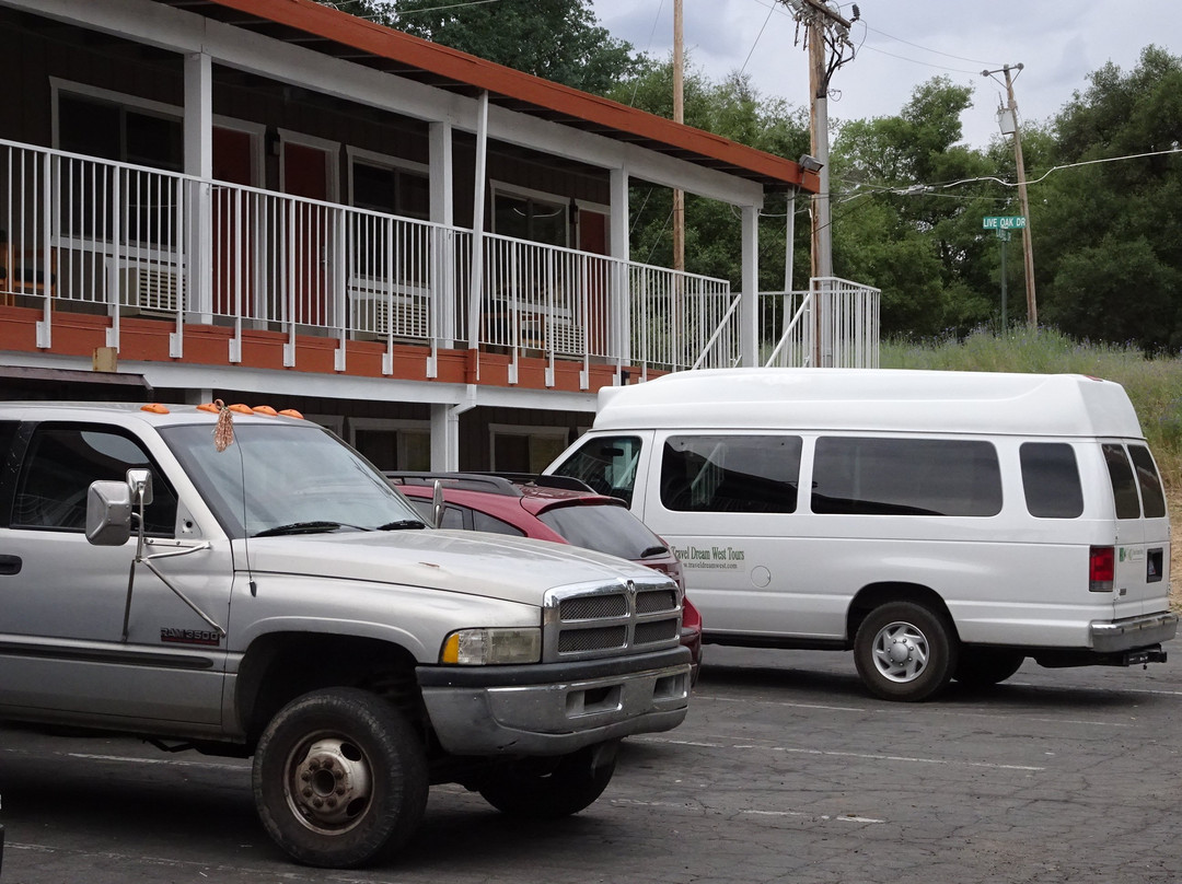 约塞米蒂奥克赫斯特小木屋主图