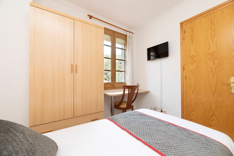 Hostal Montserrat主图