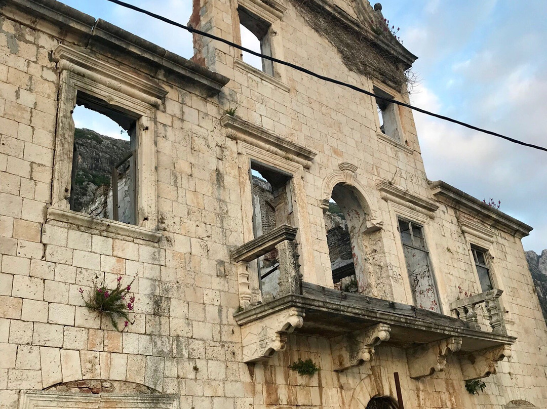 Dabinovic Palace-多布洛塔必去景点
