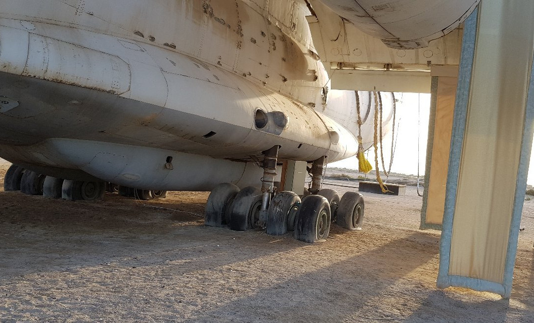 Abandoned Ilyushin IL 76-乌姆盖万必去景点