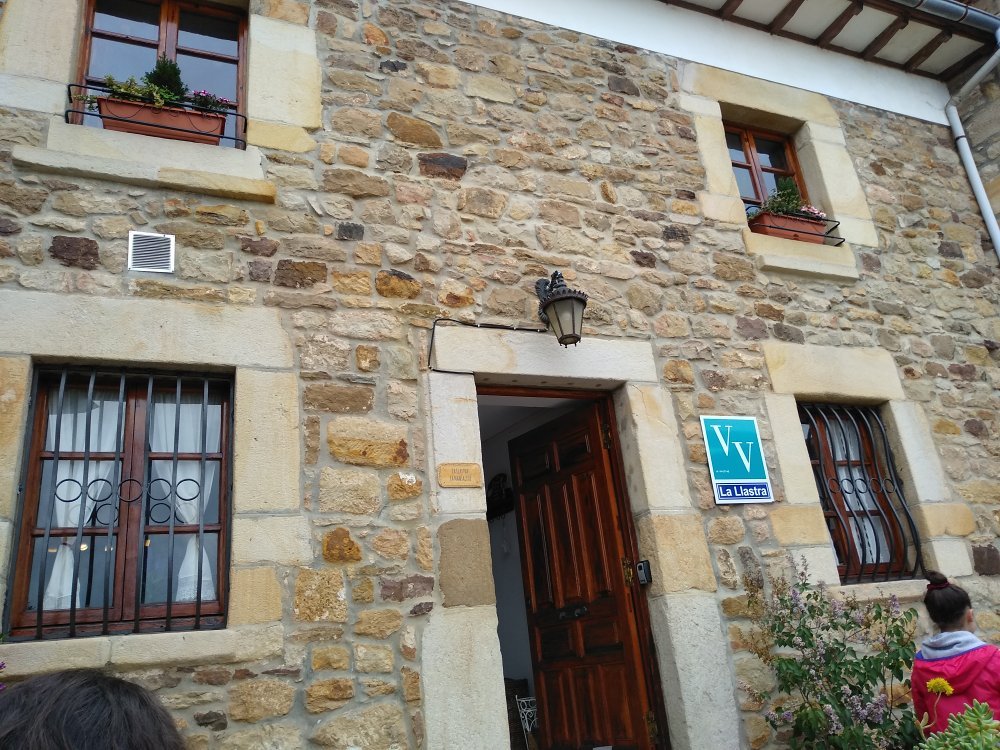 La Llastra-官方