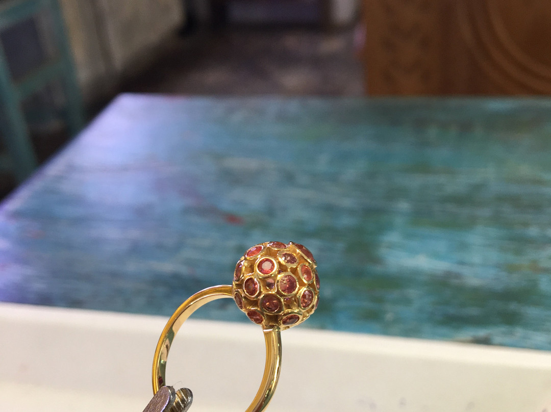 Antic Gem and Jewellery Collection-加勒必去景点