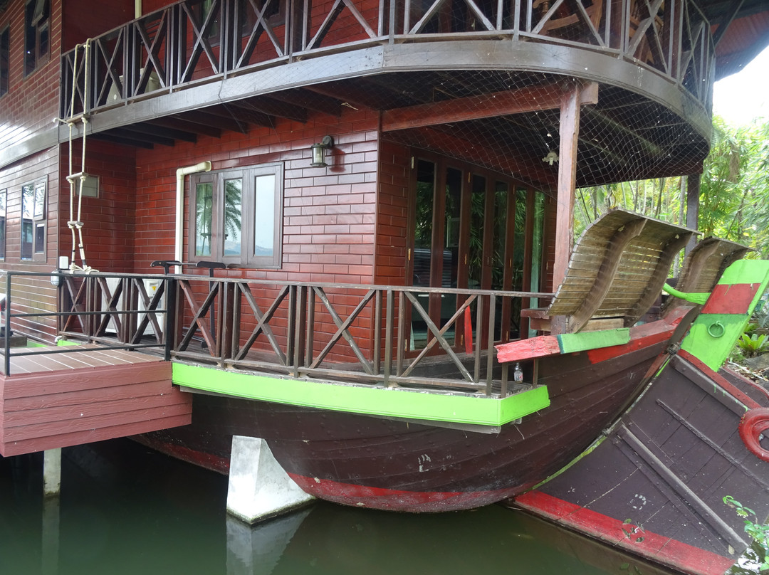 碧差汶府船屋天堂度假村主图