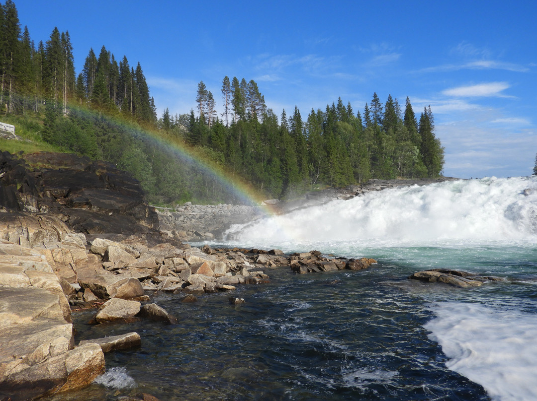 Laksforsen Waterfall景点图片