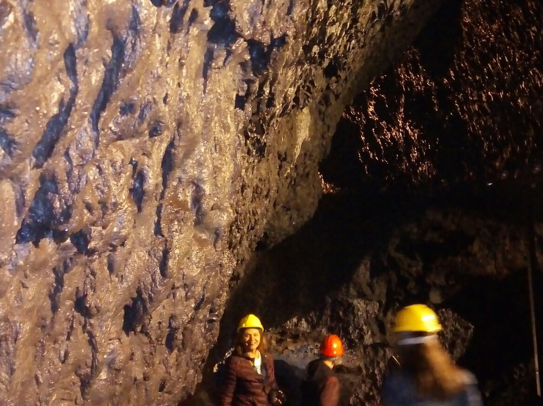 Villarrica Volcanic Caves-普孔必去景点