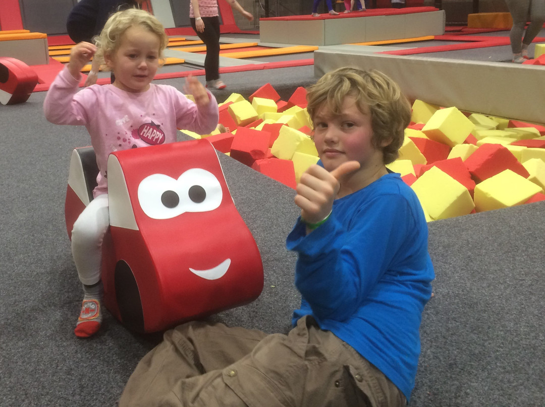Jump-N-Joy Trampoline Park-Alloa必去景点