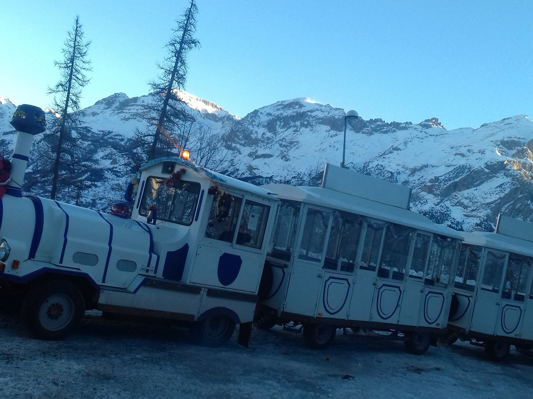 Le Petit Train Blanc du Travers景点图片