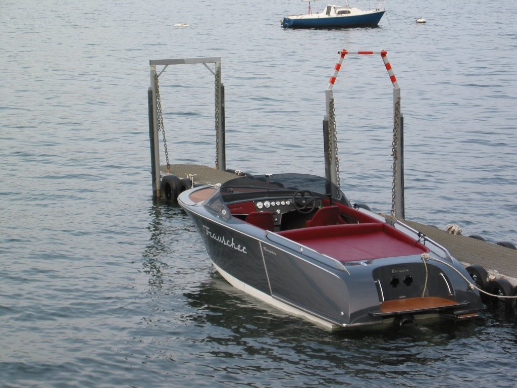 Officina Lupo Boat Service-斯特雷萨必去景点