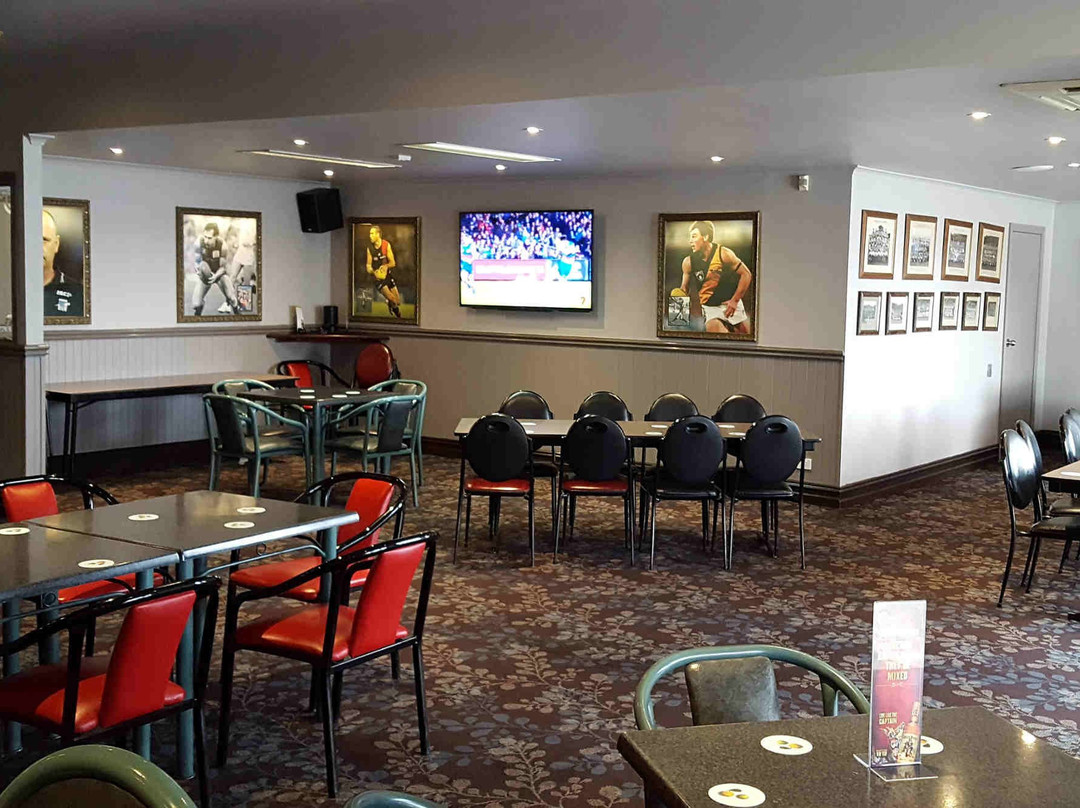 Madden's Commercial Hotel主图