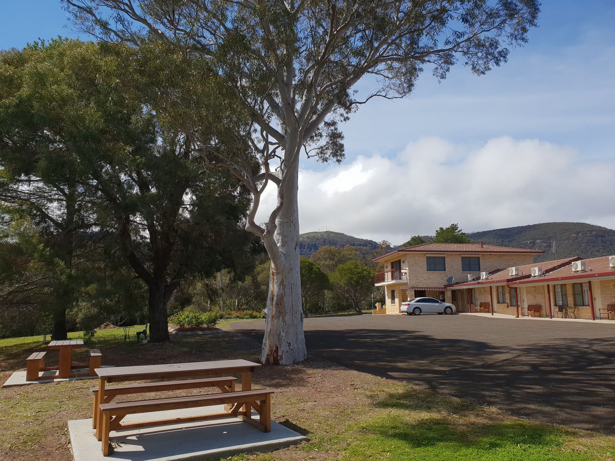 Kandos Fairways Motel-官方