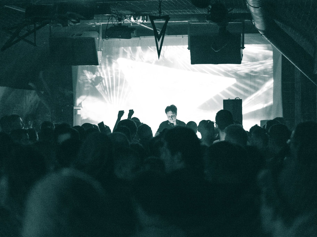 Club Tunnel景点图片