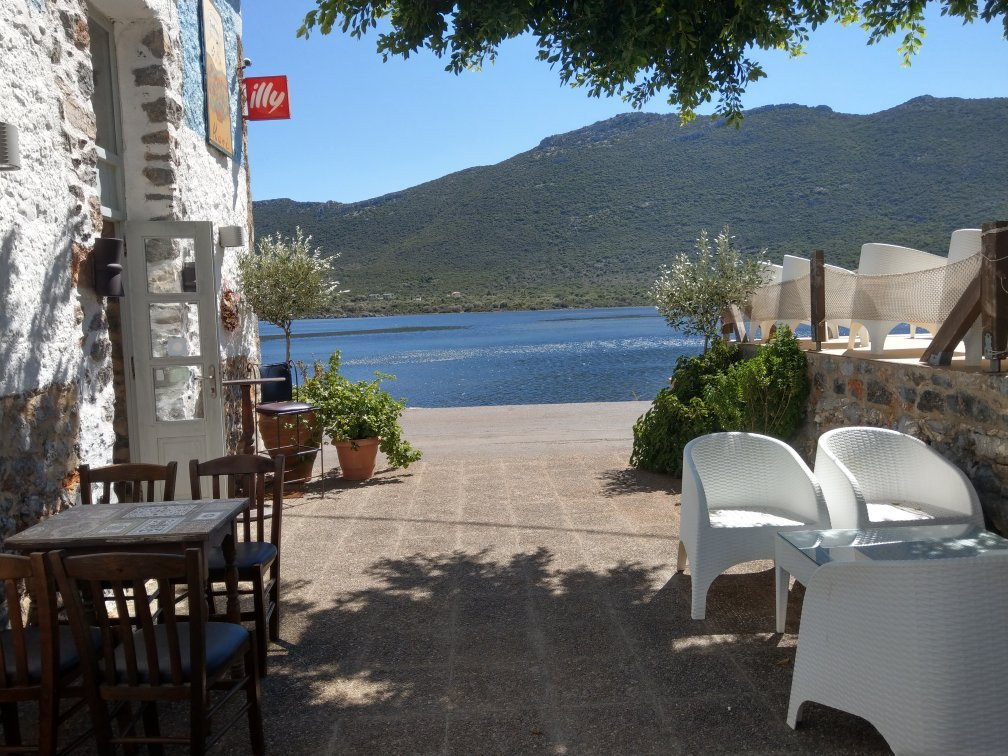 Porto Cadena Residences主图