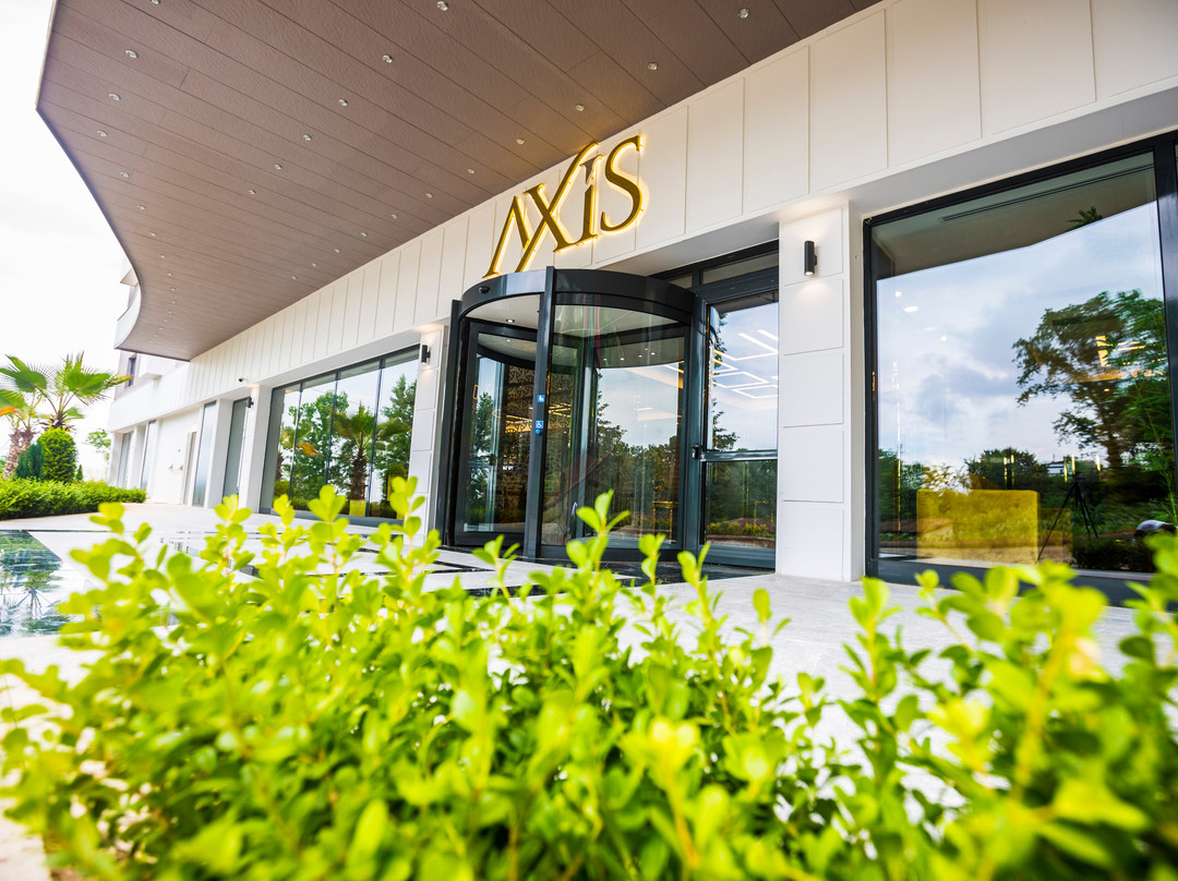 Royal Axis Suites Hotel主图