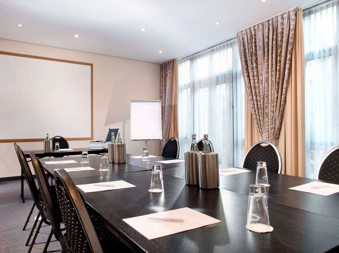 柏林赫尼格斯多夫美居酒店主图