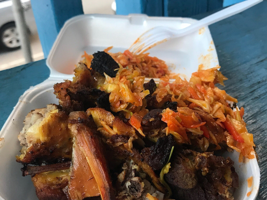 Petra's Dushi by the Sea