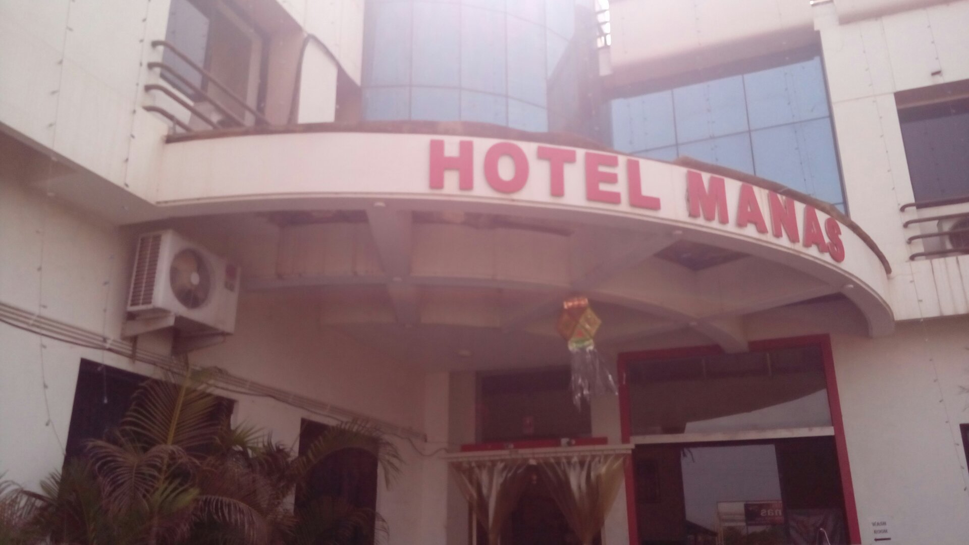 Hotel Manas-官方