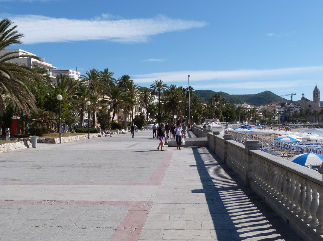 Platja de la Ribera-锡切斯必去景点