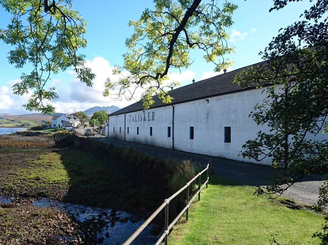 Skye Distillery Tours景点图片