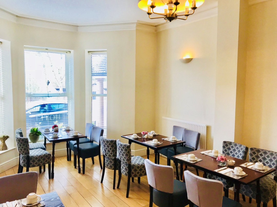 The Westlynne Hotel & Apartments主图