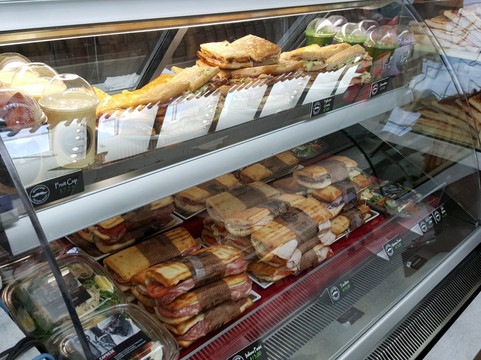 Rocky Mountain Chocolate Factory主图