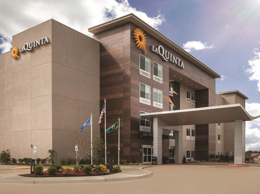 La Quinta Inn & Suites By Wyndham Columbus North主图