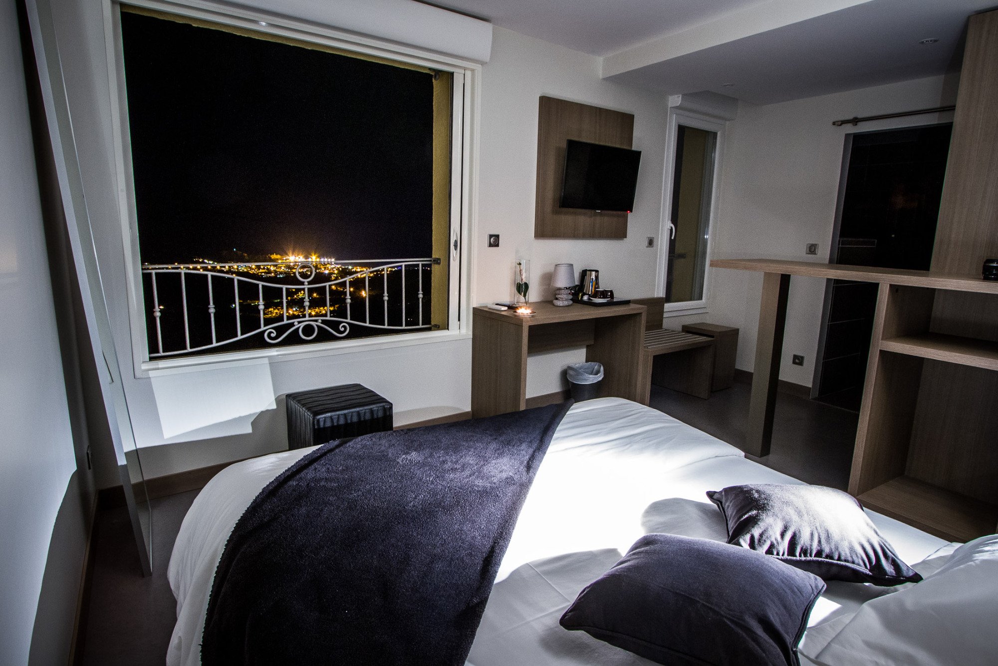 Hotel La Santa-官方